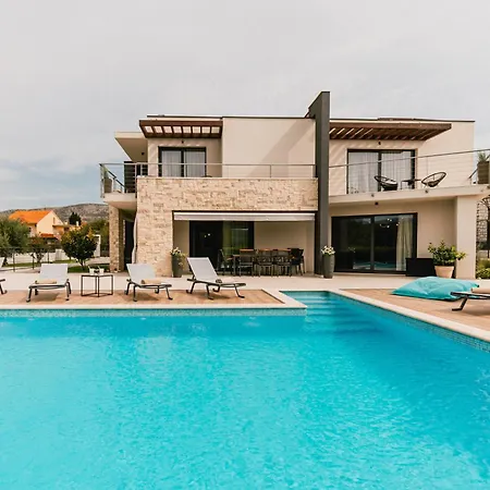 B4 Dubrava (Sibenik-Knin)