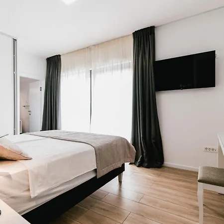 B4 * Dubrava (Sibenik-Knin)