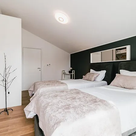 B4 * Dubrava (Sibenik-Knin)