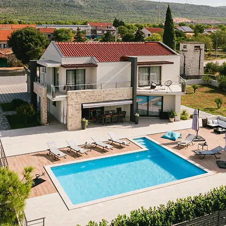 B4 * Dubrava (Sibenik-Knin)