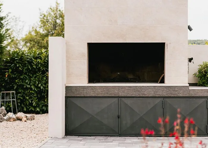 B4 Villa Dubrava (Sibenik-Knin)