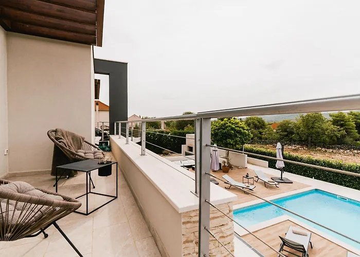 B4 Villa Dubrava (Sibenik-Knin)